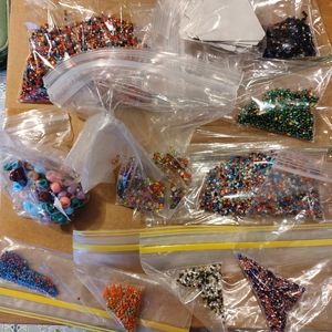 🖐️3/$15🖐️Many Beads, many colors